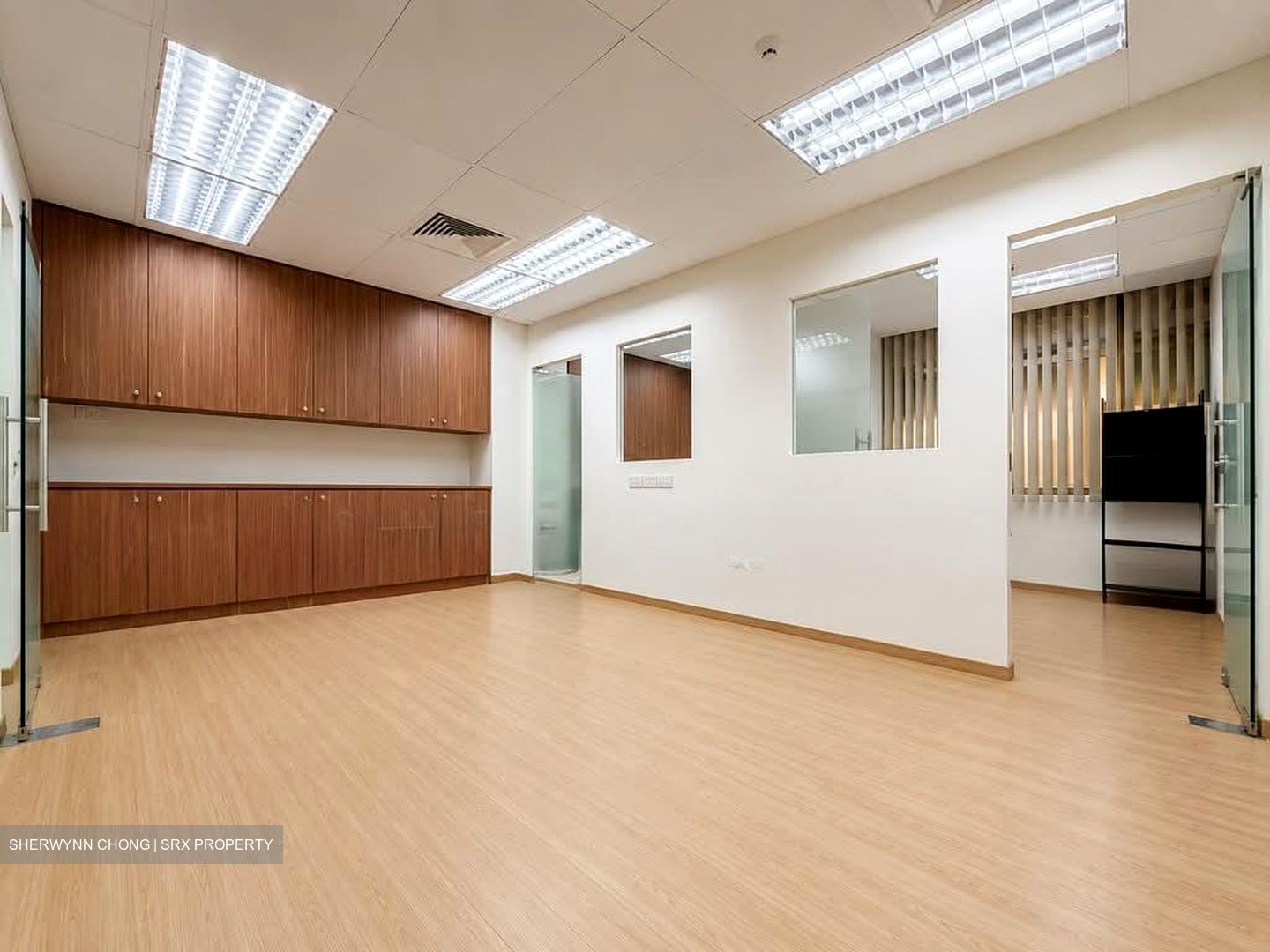 Peninsula Shopping Complex (D6), Office #567429441